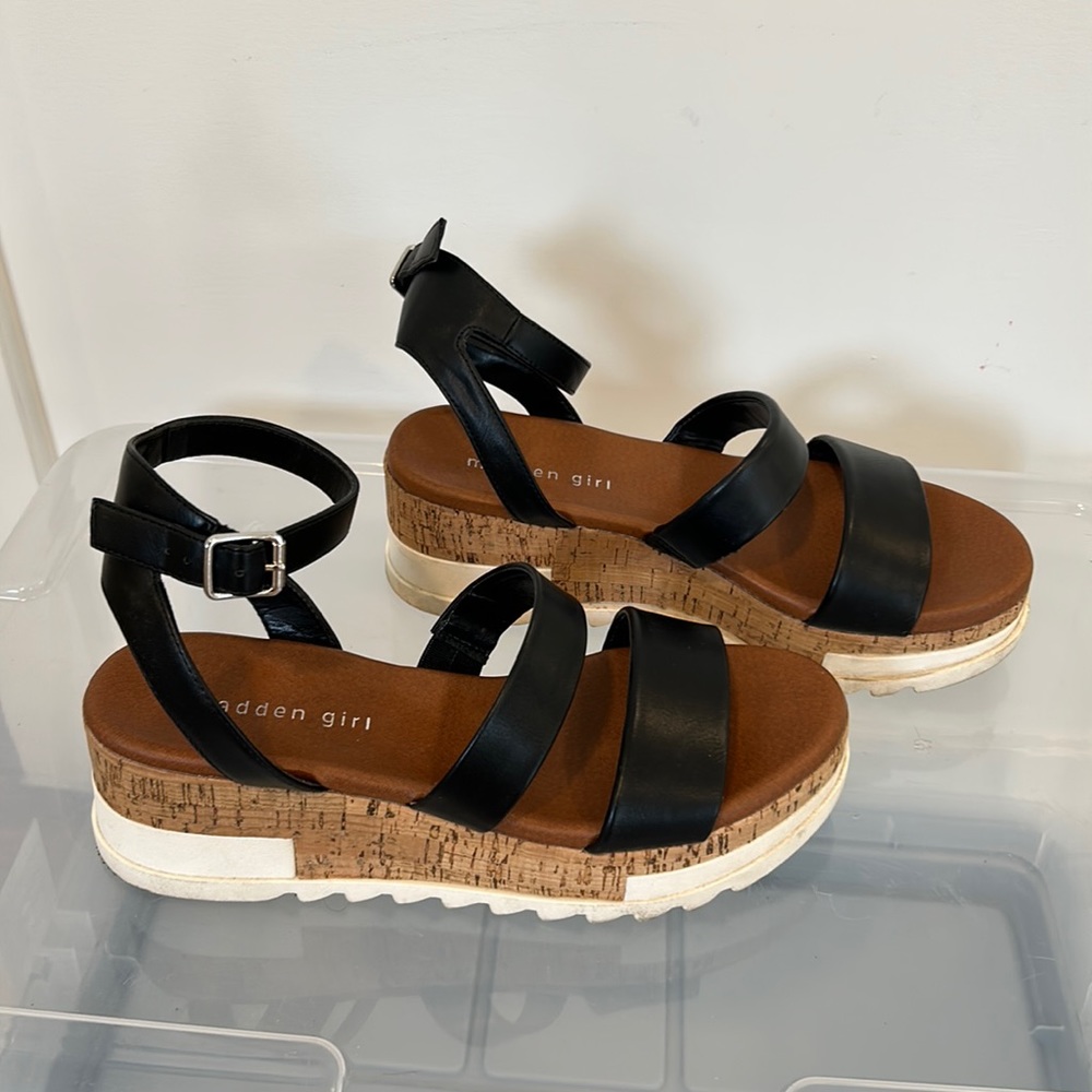 Madden Girl Wedge Sandals Black Size 8